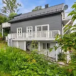 Vang Apartment 2